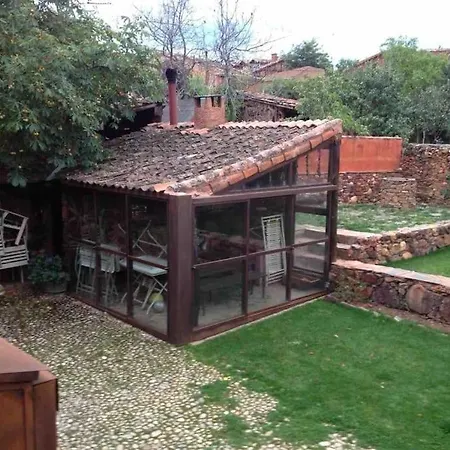 Сasa de vacaciones Exclusiva Casa Rural Con Jardin Madriguera